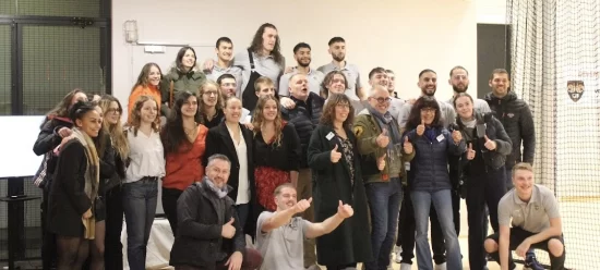 Photo des équipes en compagnie de PluService